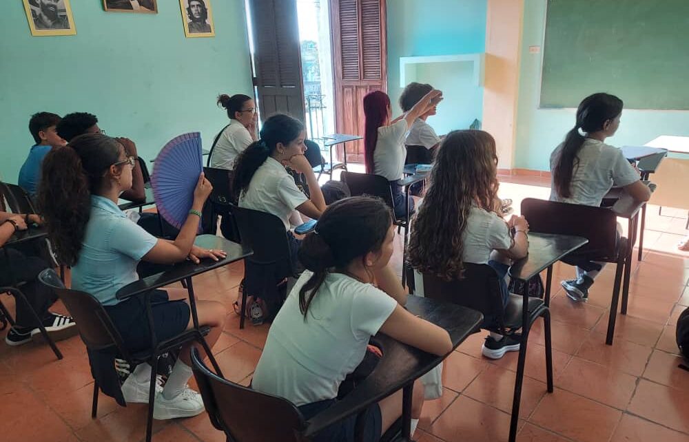 Violines y presencialidad: Inicia el curso en la Escuela Profesional de Arte