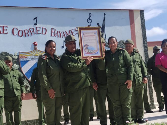 Conmemoran en Bayamo aniversario 60 de las escuelas militares Camilo Cienfuegos