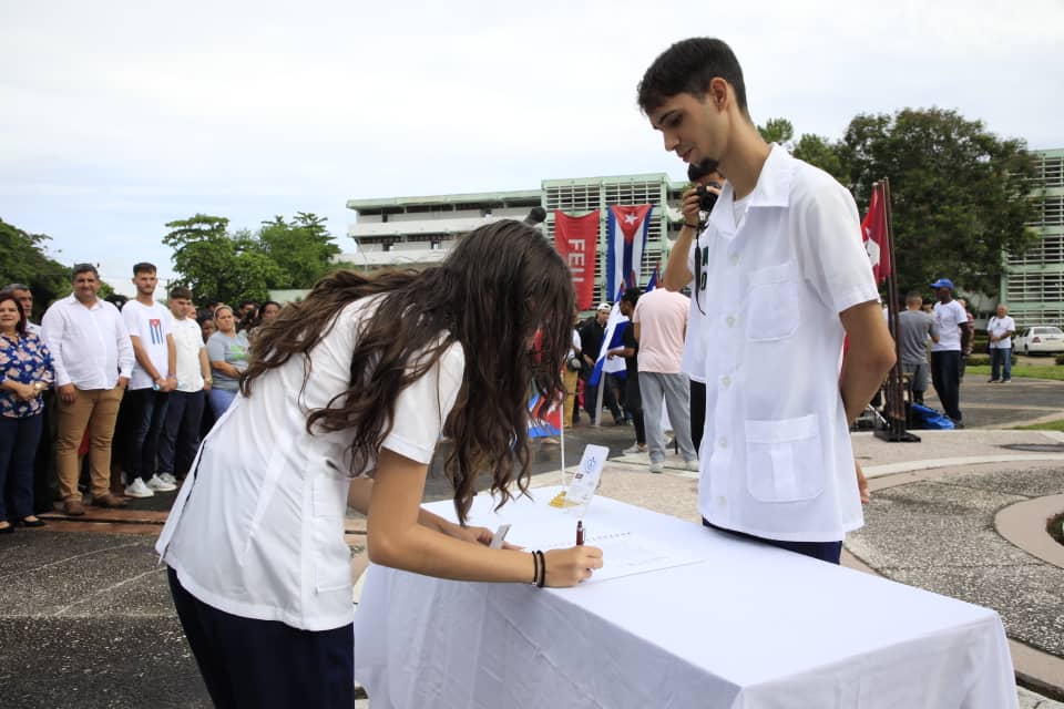 Celebran en Pinar del Río acto nacional de ingreso a la Federación de Estudiantes Universitarios
