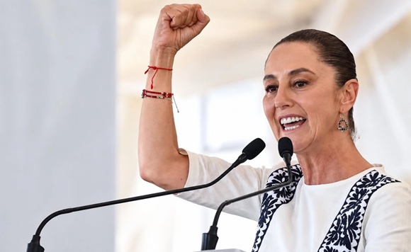 Decisión de EEUU de nombrar “terroristas” a cárteles “no debe ser pretexto para una invasión”, afirma Sheinbaum