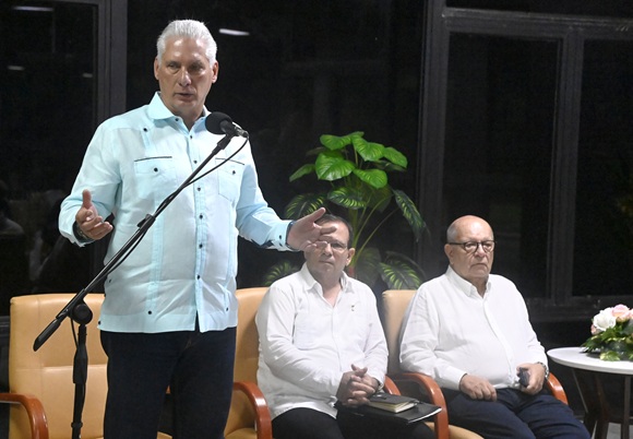 Italia trae a Cuba solidaridad y energía solar en tiempos difíciles