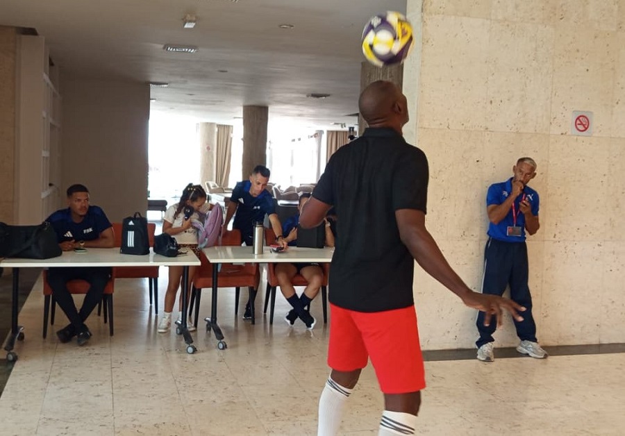 Erick destroza su propio récord en el Hotel Habana Libre