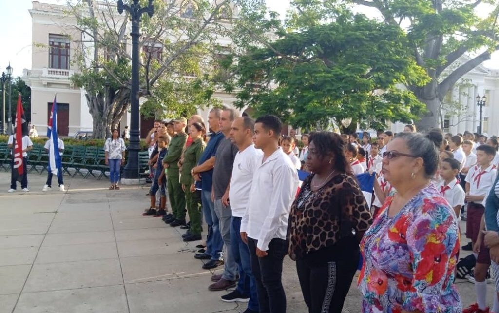 Reciben carné del Partido nuevos militantes cienfuegueros