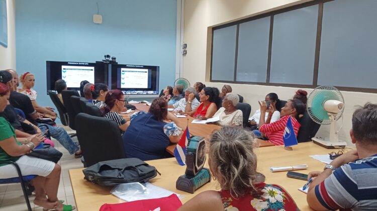 Se capacitan dirigentes obreros sobre Código de Trabajo