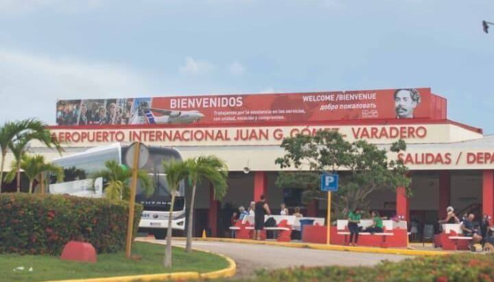Fidel, presente en aniversario 37 del Aeropuerto de Varadero