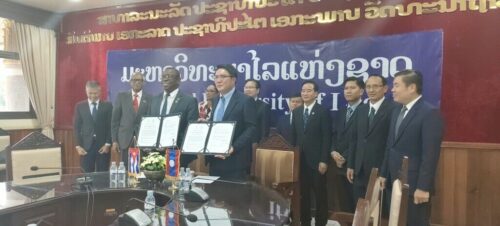 Universidades de Laos y Cuba firman acuerdo de cooperación deportiva