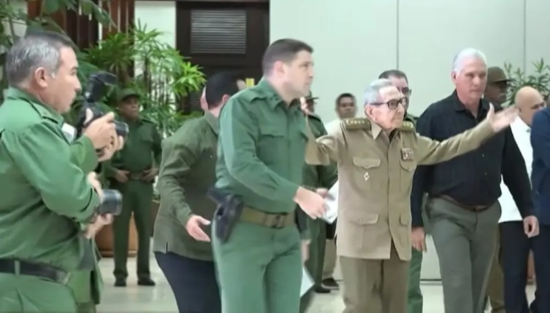 Una Seguridad Personal de ¡Patria o Muerte, Venceremos! (+fotos y video)