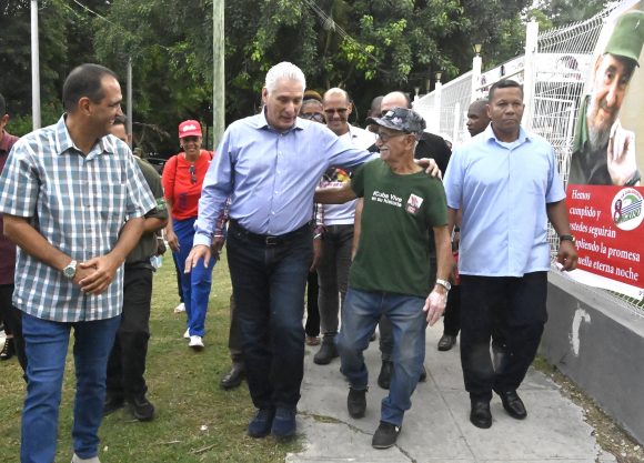 Díaz-Canel en el barrio de “La Timba”: Las transformaciones son con el pueblo