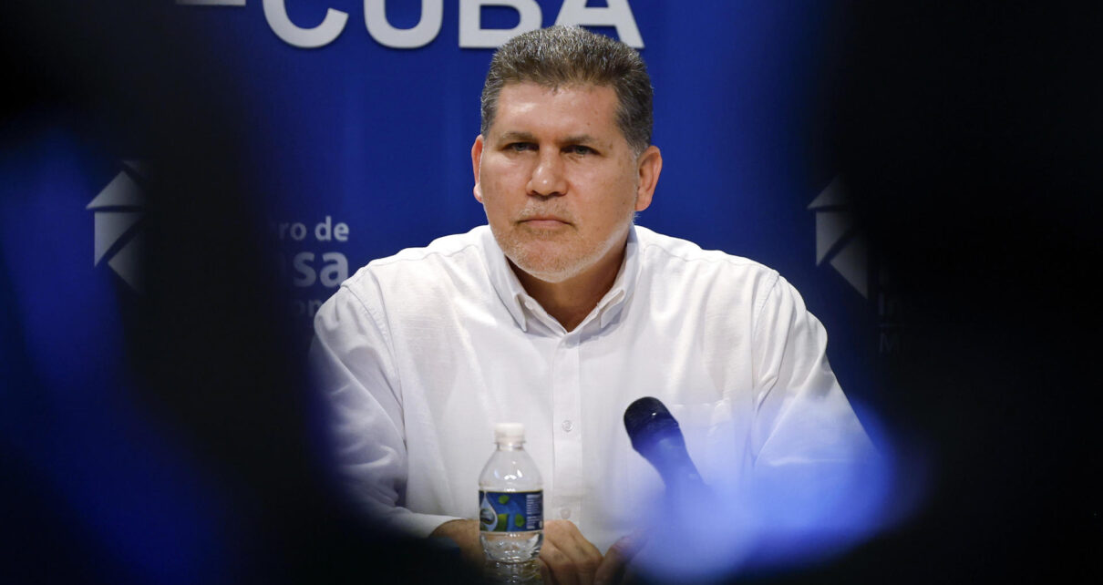 Cuba autoriza contratación directa, cuentas bancarias en el exterior y apertura turística – HolaNews