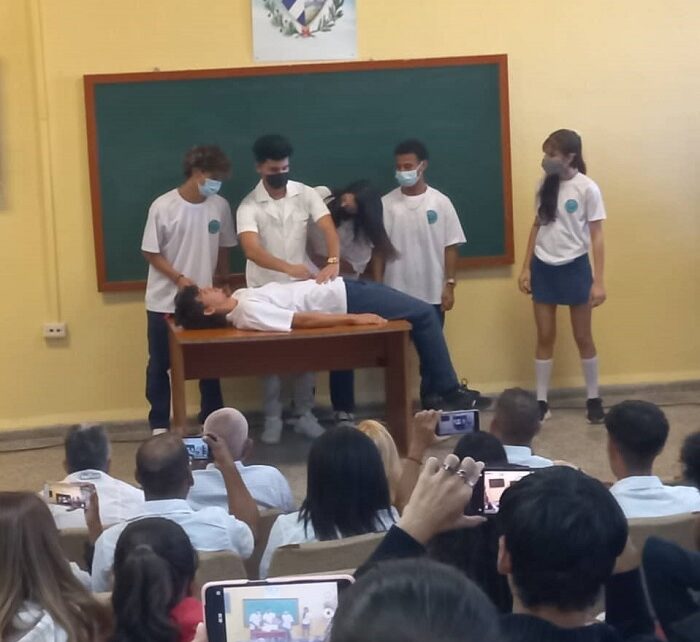 Evalúan funcionamiento del Colegio Universitario en Facultades de Ciencias Médicas