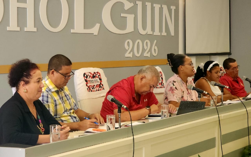 Intercambian en Holguín sobre transformaciones económicas
