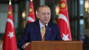 Erdogan pide volver a mesa de negociaciones y abrir Ormuz