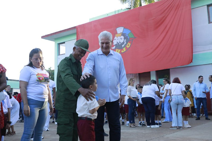 Presidió Díaz-Canel acto de iniciación a la Organización de Pioneros