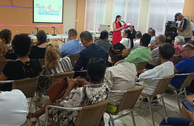 Sesiona en Bayamo evento teórico Crisol de la Nacionalidad Cubana