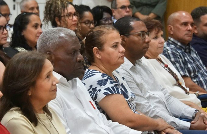 Audiencia pública parlamentaria contra el bloqueo