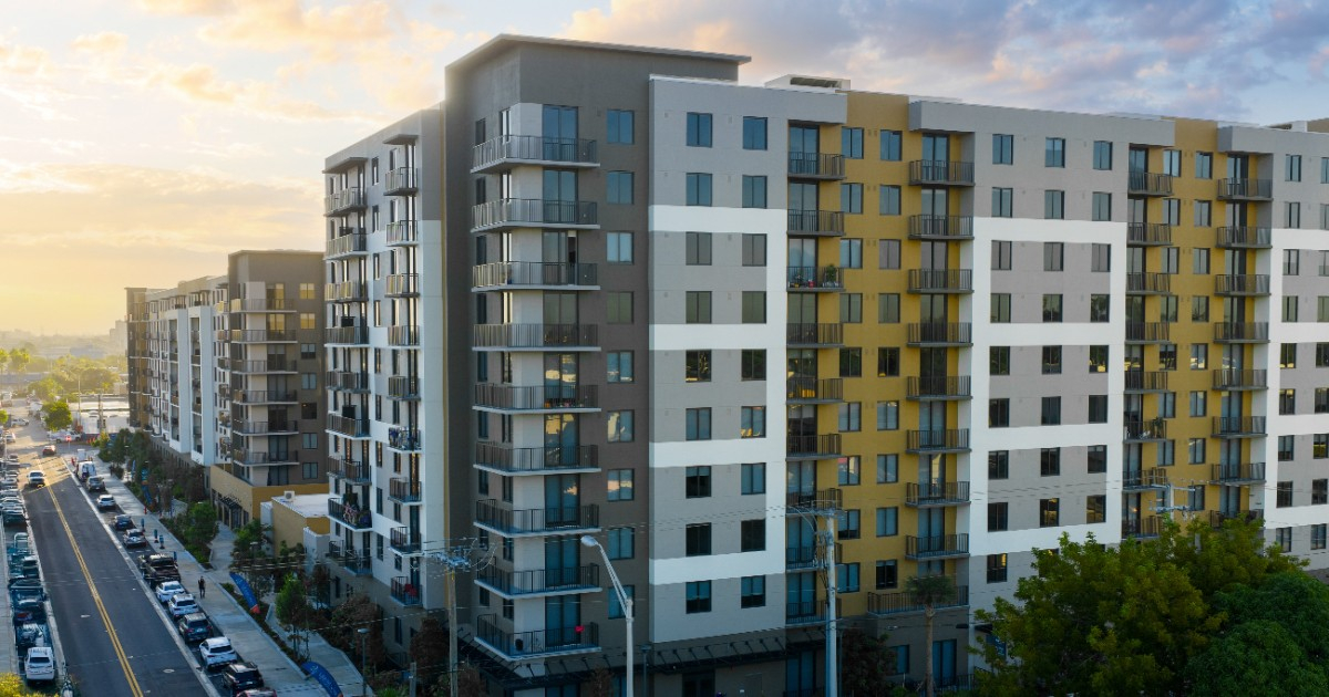 Ejecución hipotecaria contra una torre de 347 apartamentos en Hialeah: El promotor acumula impagos de 31 millones de dólares