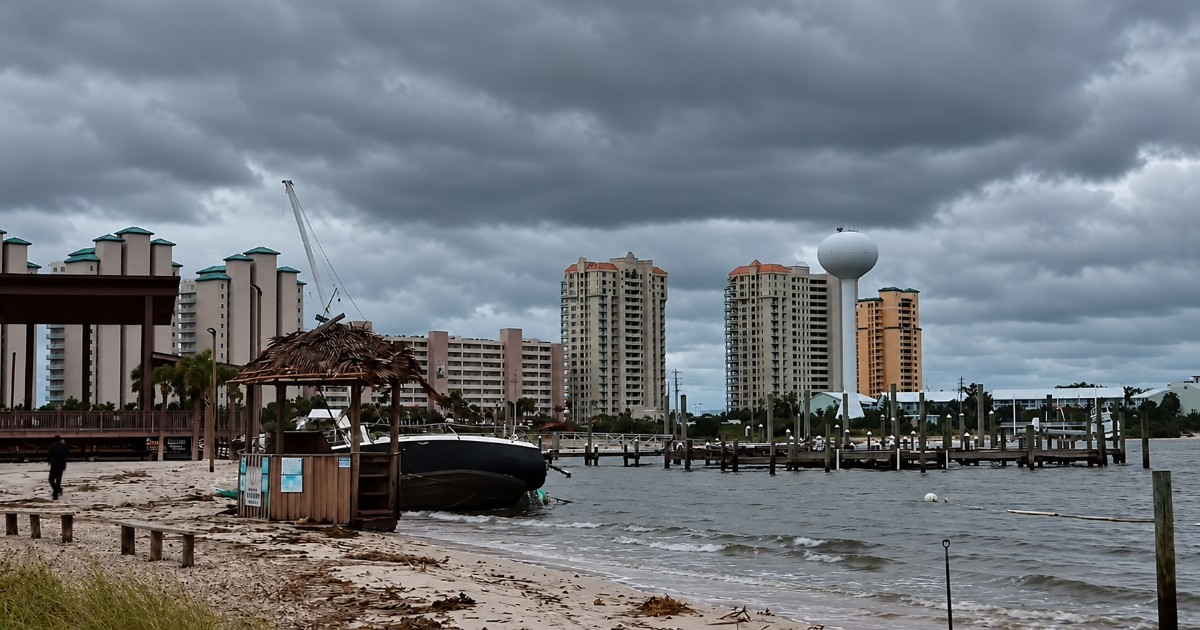 Florida: Santa Rosa levanta órdenes de evacuación, pero pide no regresar aún a Navarre Beach