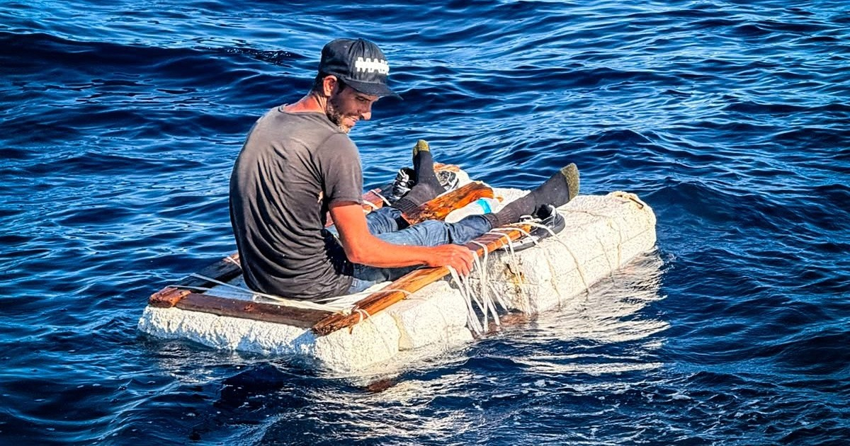 Deportan a Cuba al balsero que fue rescatado en una diminuta balsa frente a Key Biscayne