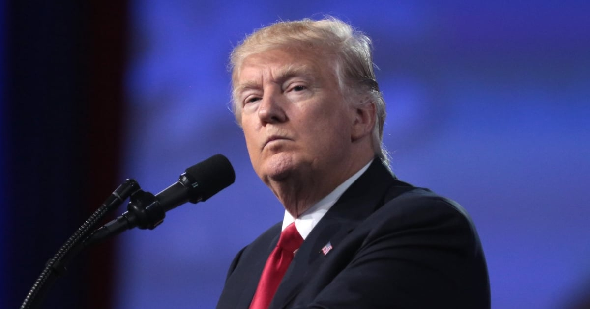 Trump dice que se debería «disparar» a quienes filtran información clasificada en EE.UU.