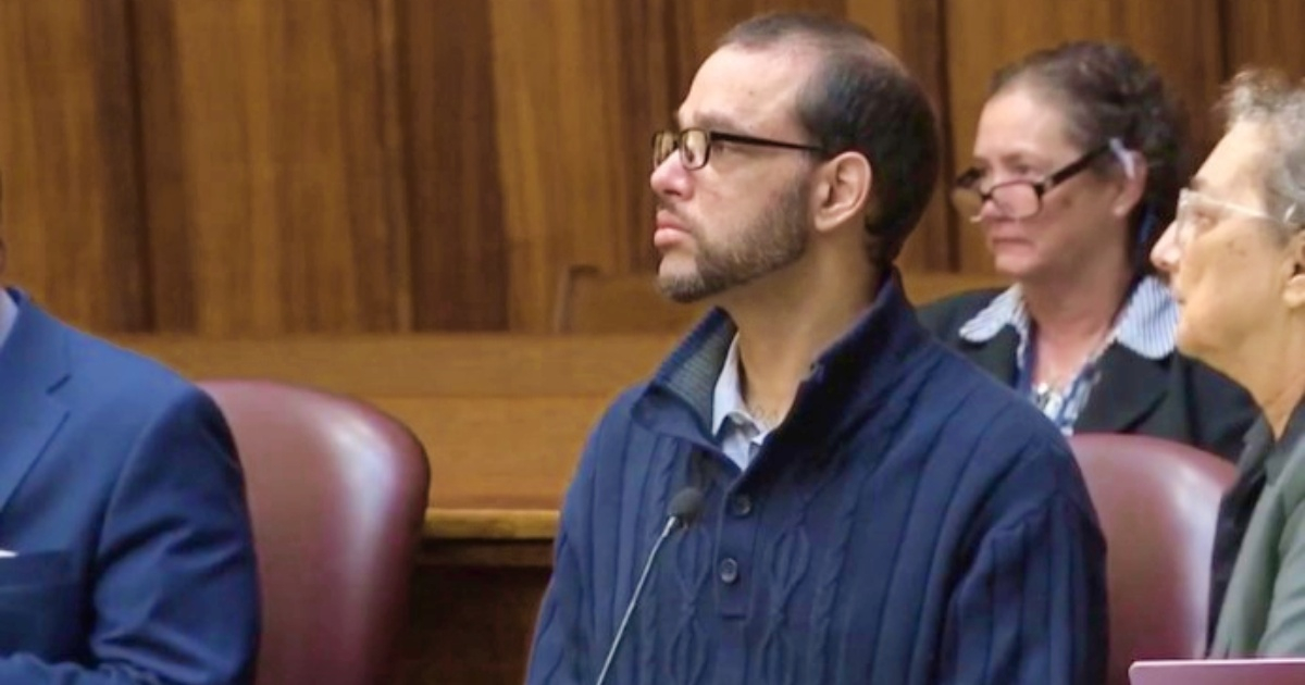 Apartan a un miembro del jurado en el juicio contra un cubano acusado de triple asesinato en Miami-Dade
