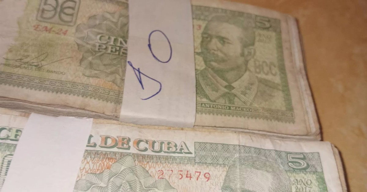 Le pagaron mil pesos en billetes de a cinco y no se los quieren aceptar