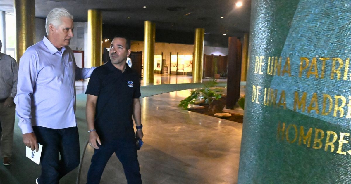 Díaz-Canel con la AHS en «la construcción socialista» mientras el país «se está cayendo a pedazos»