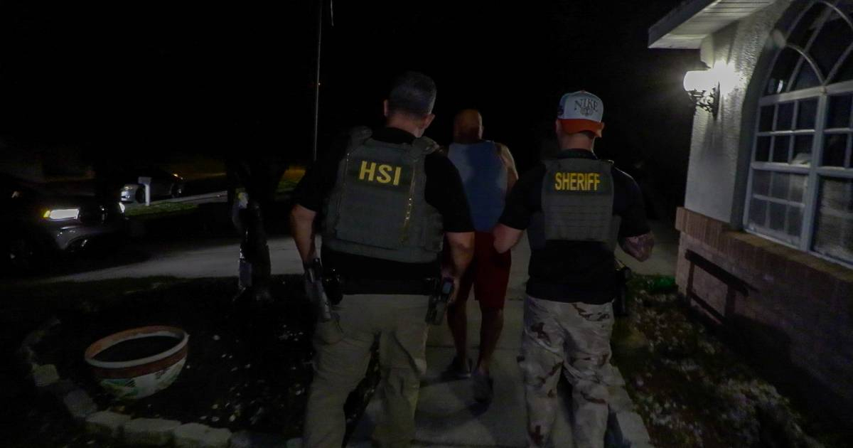 Departamento de Justicia de EE.UU. acusa a dos cubanos de votar ilegalmente en Florida