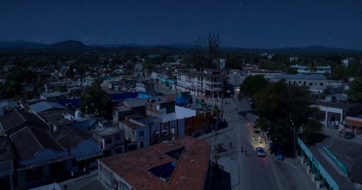 Exigen respuestas a la Empresa Eléctrica por apagones de hasta 40 horas y voltaje inestable en Contramaestre, Santiago de Cuba