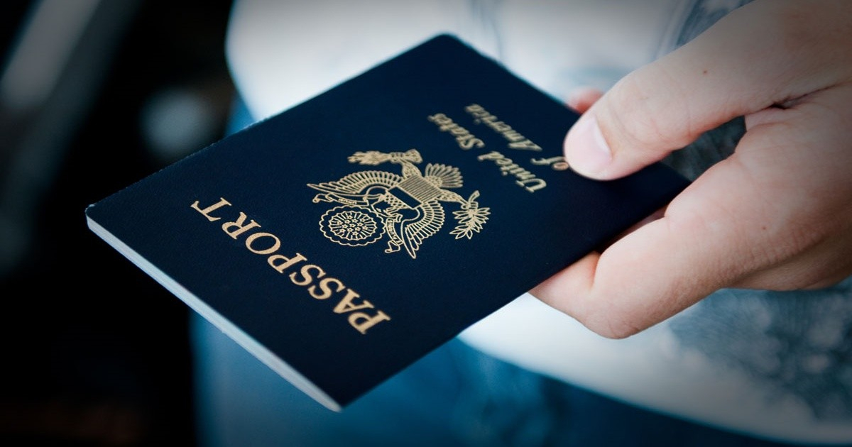 Demandan a dos empresas por presuntos engaños en trámites de pasaportes en Estados Unidos