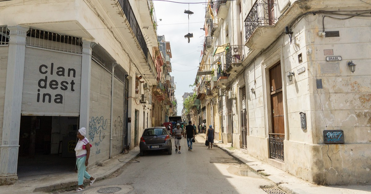 Economista advierte de la cuestionable transferencia de activos estatales a manos privadas en Cuba