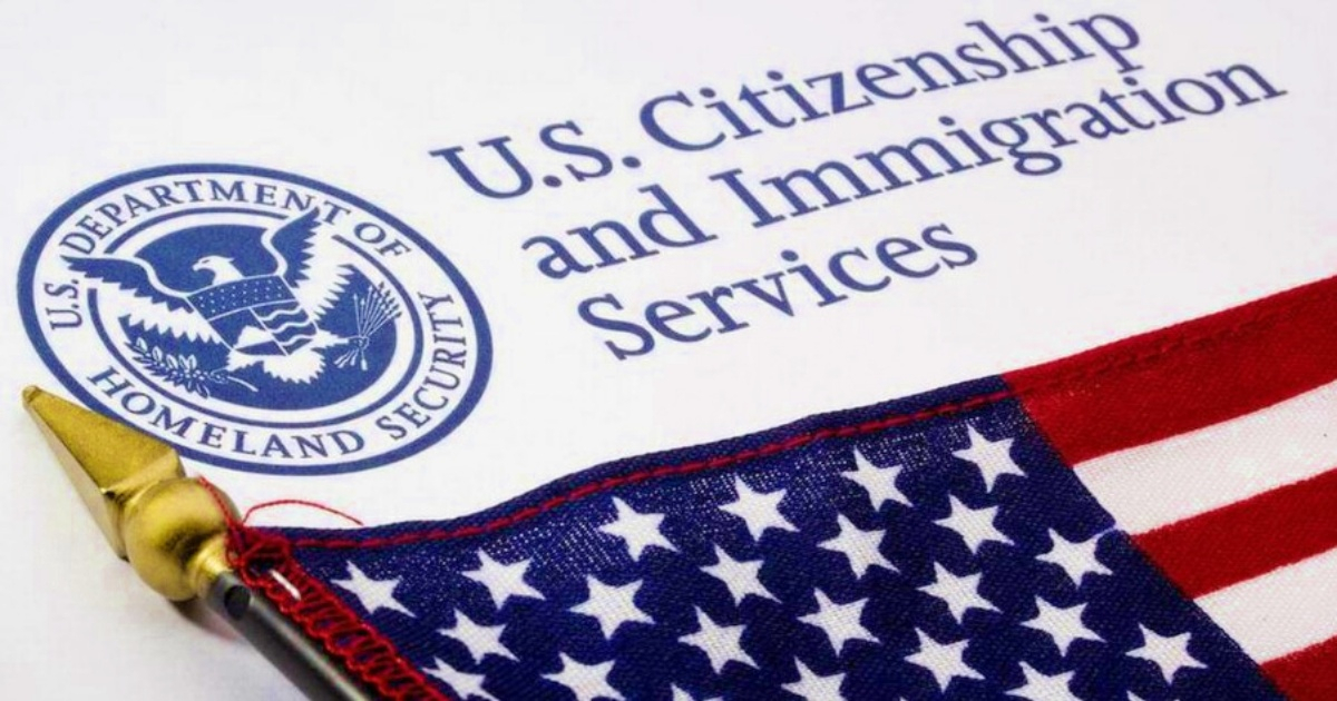 USCIS presume de 2,2 millones de acciones de control migratorio bajo Trump: lo que significa para los cubanos con trámites pendientes