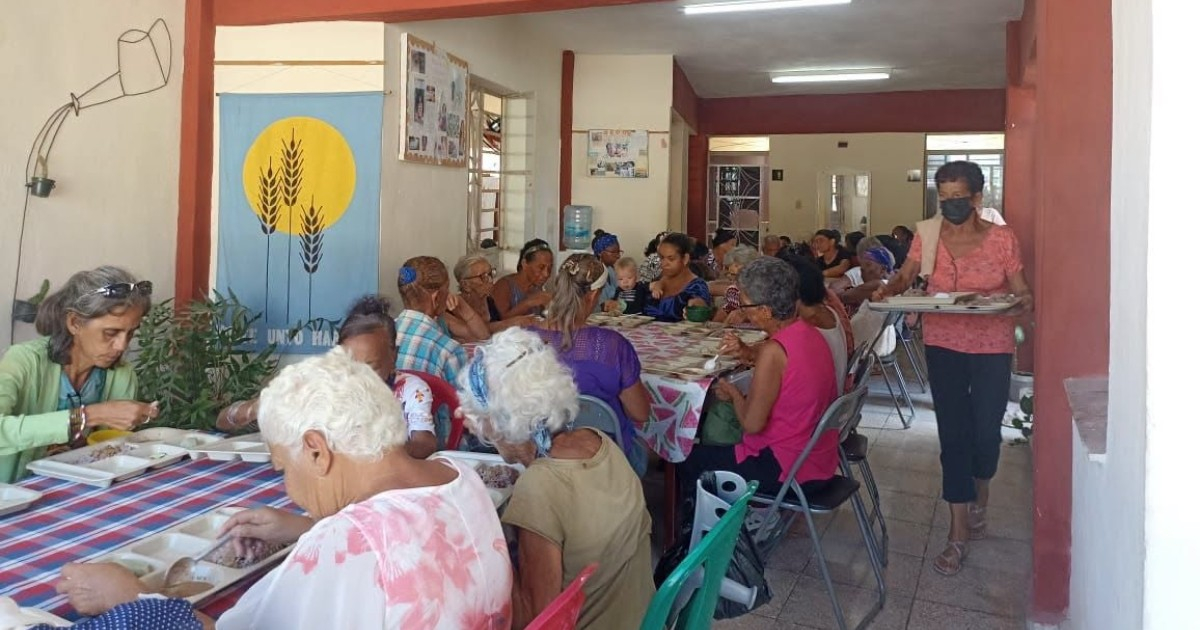 Iglesia Bautista brinda almuerzo a ancianos cubanos en La Habana