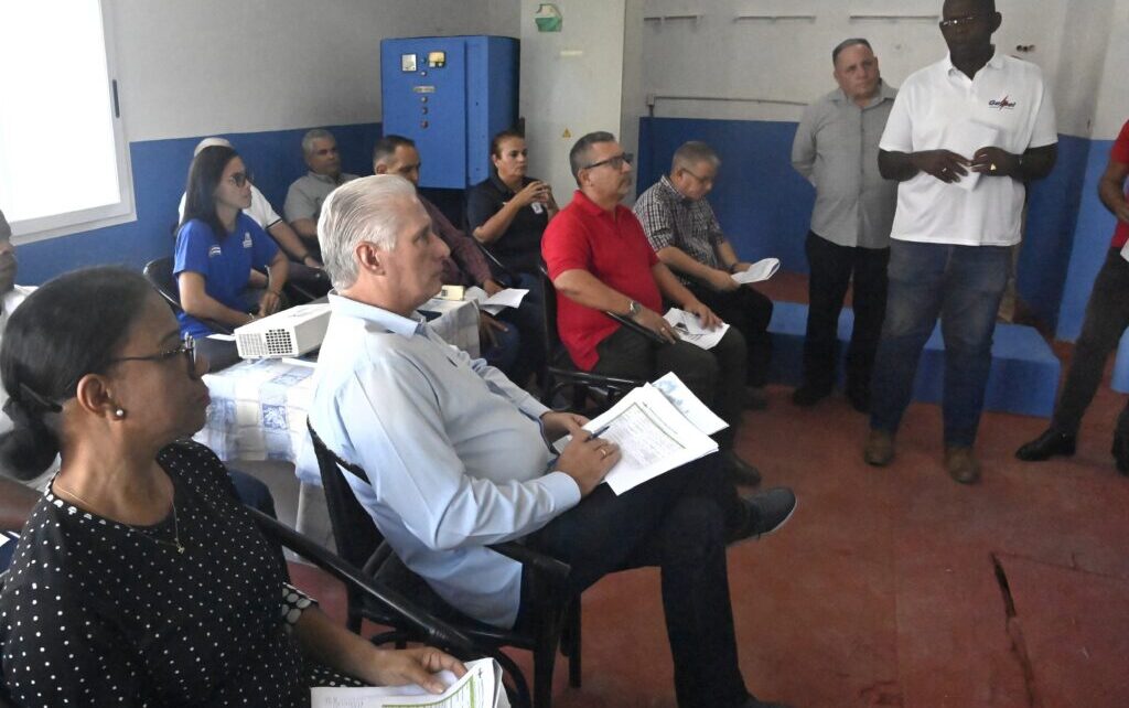 Presidente Díaz-Canel chequea Programa Integral de Abasto de Agua en La Habana, y visita el municipio capitalino del Cerro