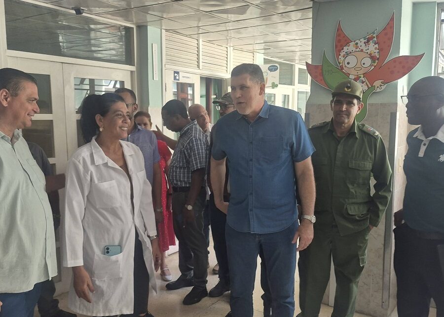 Recorre Oscar Pérez-Oliva Hospital Pediátrico Juan Manuel Márquez