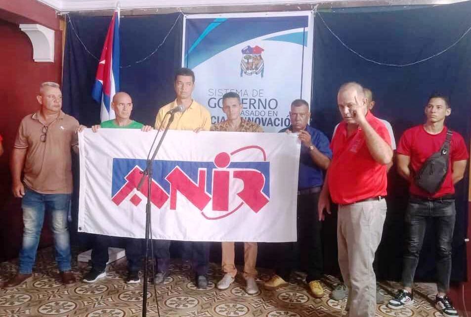 Abandera la Anir brigada 8 de Octubre
