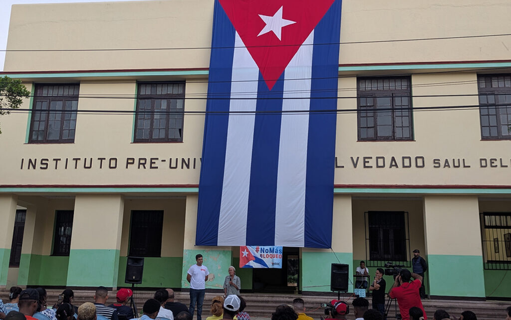 Barrio Debate cederista en La Habana denuncia bloqueo económico de EE.UU.