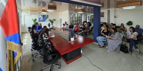 Cubanos residentes en Panamá ratifican defensa de la Patria