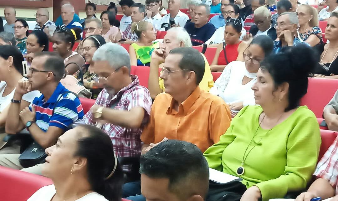 Aportan camagüeyanos a conformación de la Ley de Educación