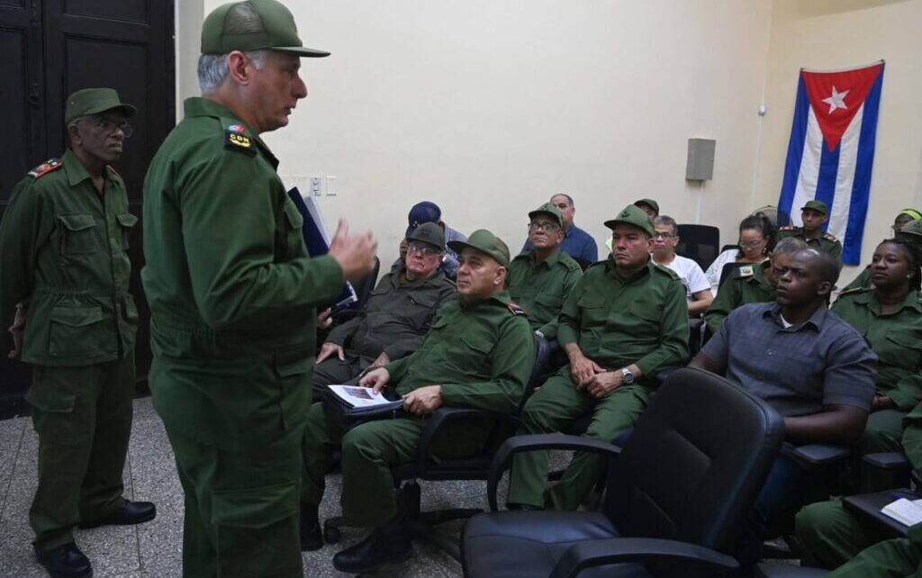 Díaz-Canel en la Zona de Defensa “Los Sitios”, en Centro Habana