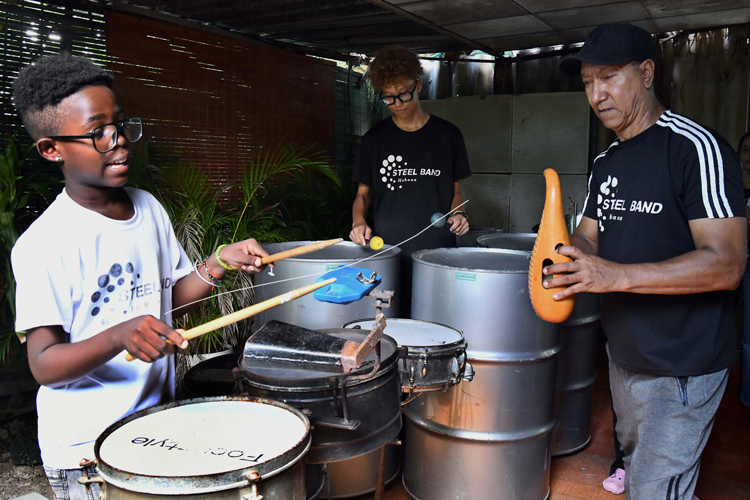 Steel Band Habana: Tambores de metal para aprender a escuchar y crecer