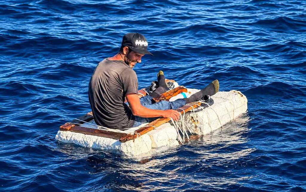 Familia identifica al cubano rescatado en una diminuta balsa frente a Key Biscayne tras días sin noticias – Cuba en Miami