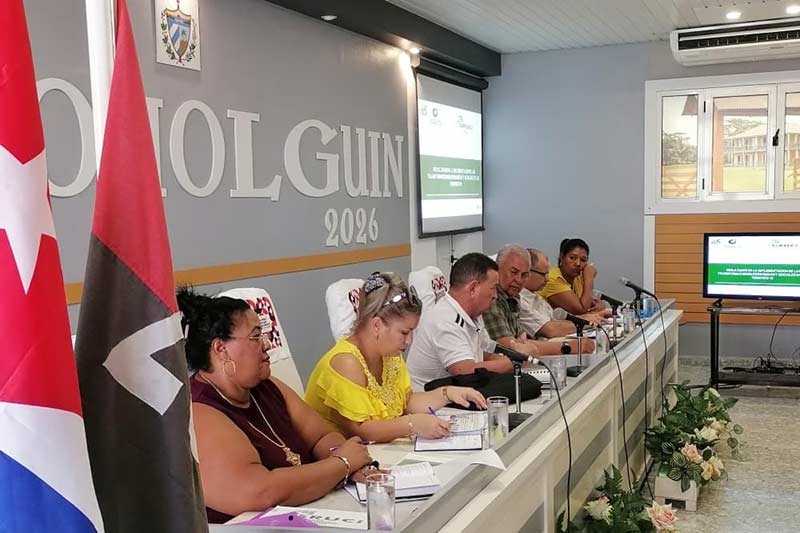 Holguín: realiza visita de trabajo Viceministro Primero del Mincin