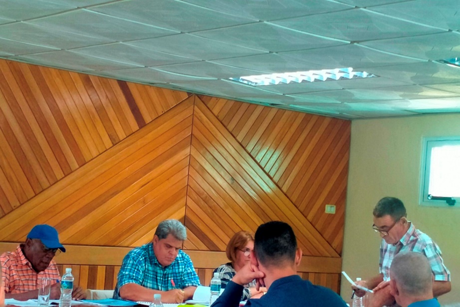 Intercambió Vicepresidente de Cuba con productores cienfuegueros
