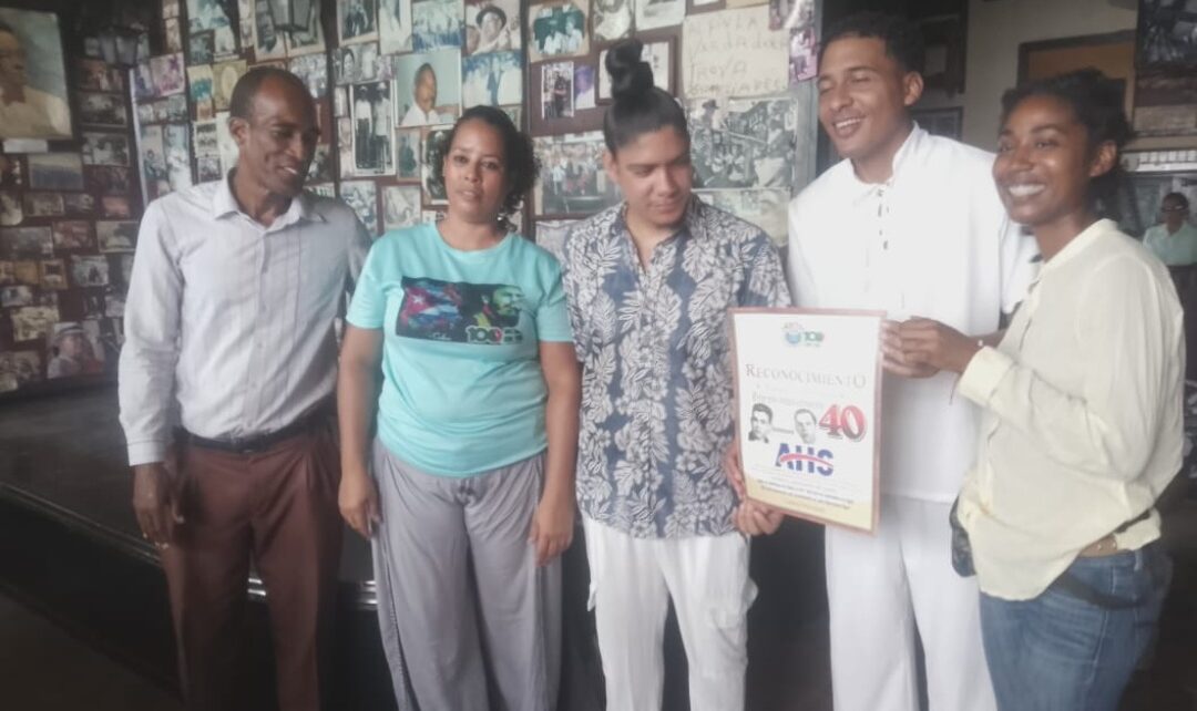 Jóvenes artistas festejan los 40 años de su asociación 