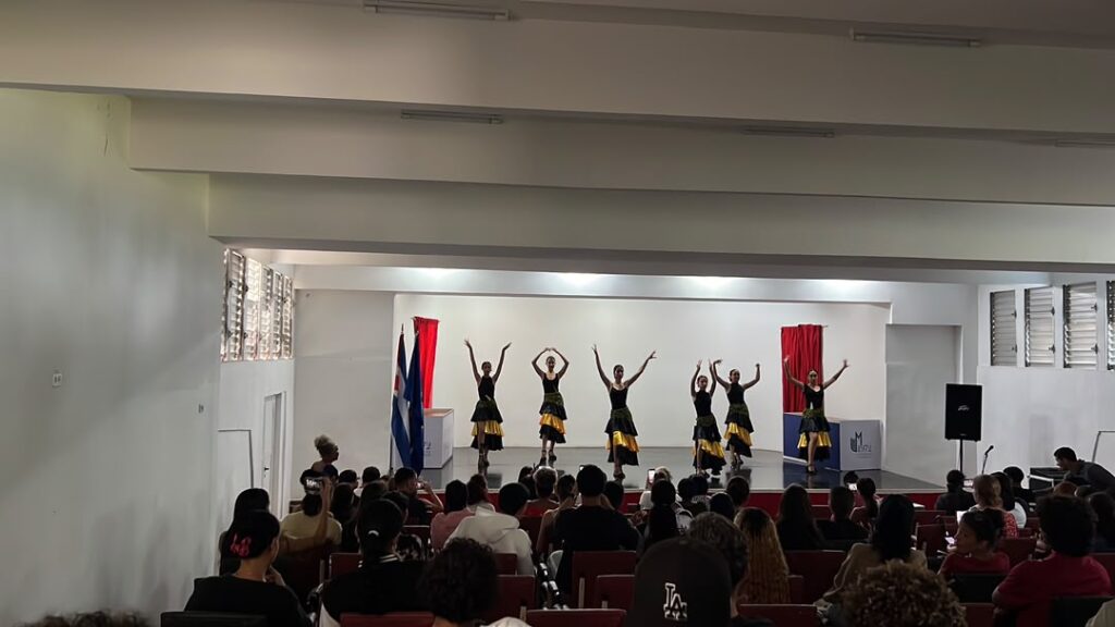 Rinden tributo a la Atenas de Cuba en gala cultural