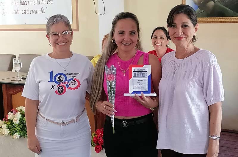 Reconocen en Holguín a los protagonistas de la Jornada del Innovador 2026