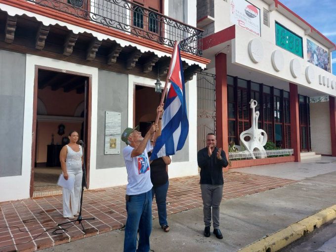 Abanderan a la Guerrilla de Teatreros en la edición 21 Cantar por la Ruta de Céspedes