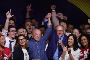 Vamos a cambiar el modo de gobernar, afirma Lula tras victoria