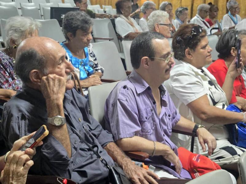 Cátedra Universitaria del Adulto Mayor Raúl Ferrer: 25 años por el bienestar de la tercera edad
