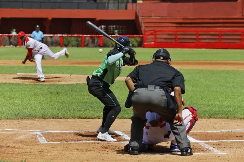 Acoge estadio matancero inauguración de 65 Serie Nacional